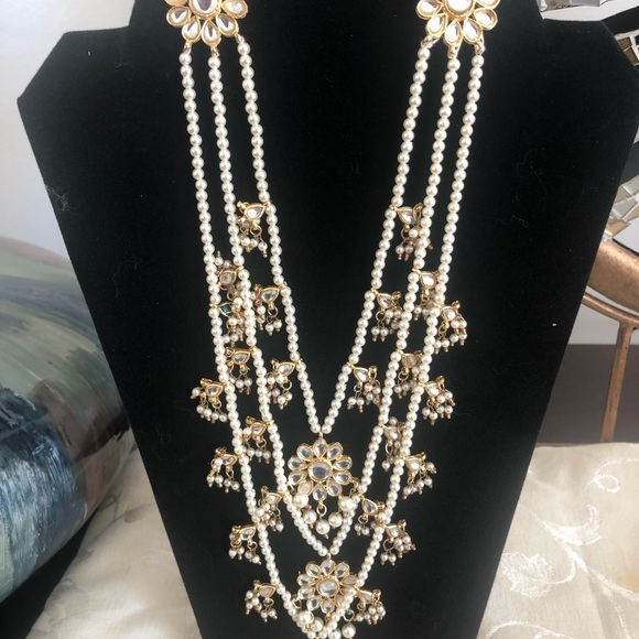 White kundan set - Picture 4 of 5